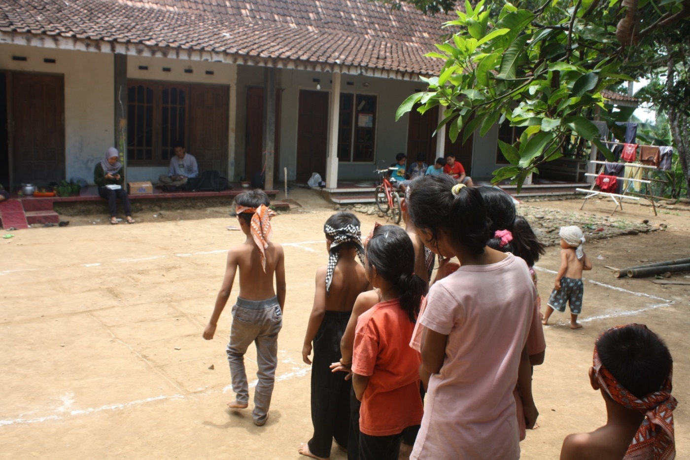 Permainan tradisional Desa Bigaran -engkling 1