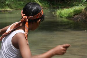 Permainan tradisional Desa Bigaran -uncal watu