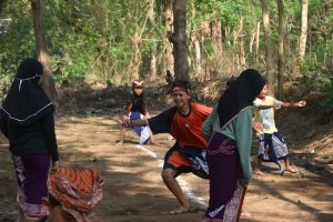 Permainan tradisional dan olahraga rakyat - Desa Borobudur - gobak sodor