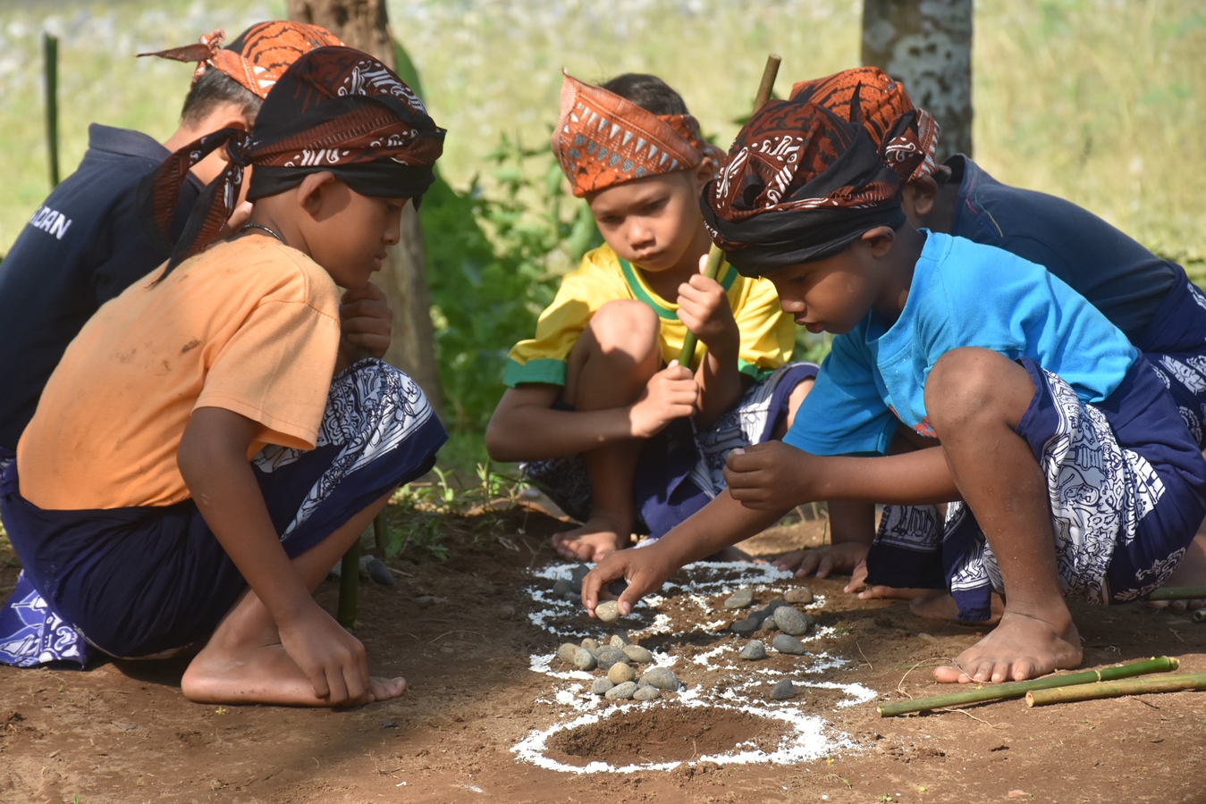 Permainan tradisional dan olahraga rakyat - Desa Borobudur -lumbungan