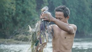 Potensi ekonomi - Desa Borobudur - Memancing ikan di Kali Progo