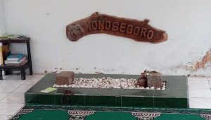 Tempat Keramat - Desa Borobodur - Makam Cikal Bakal Bhumisegara