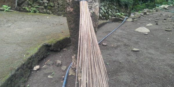 Peralatan tradisional - Sapu regel - desa Kenalan 09
