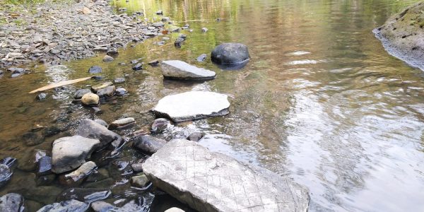 Batu untuk mencuci di Kali Sileng